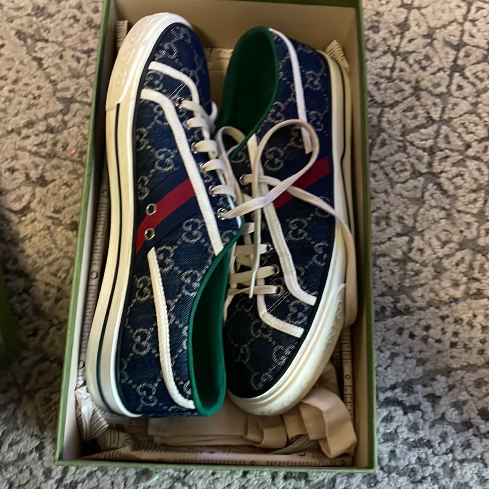 Men's gucci shoes - size 10, runs a little big